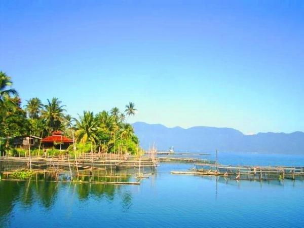 Objek Wisata Danau Maninjau Di Daerah Sumbar