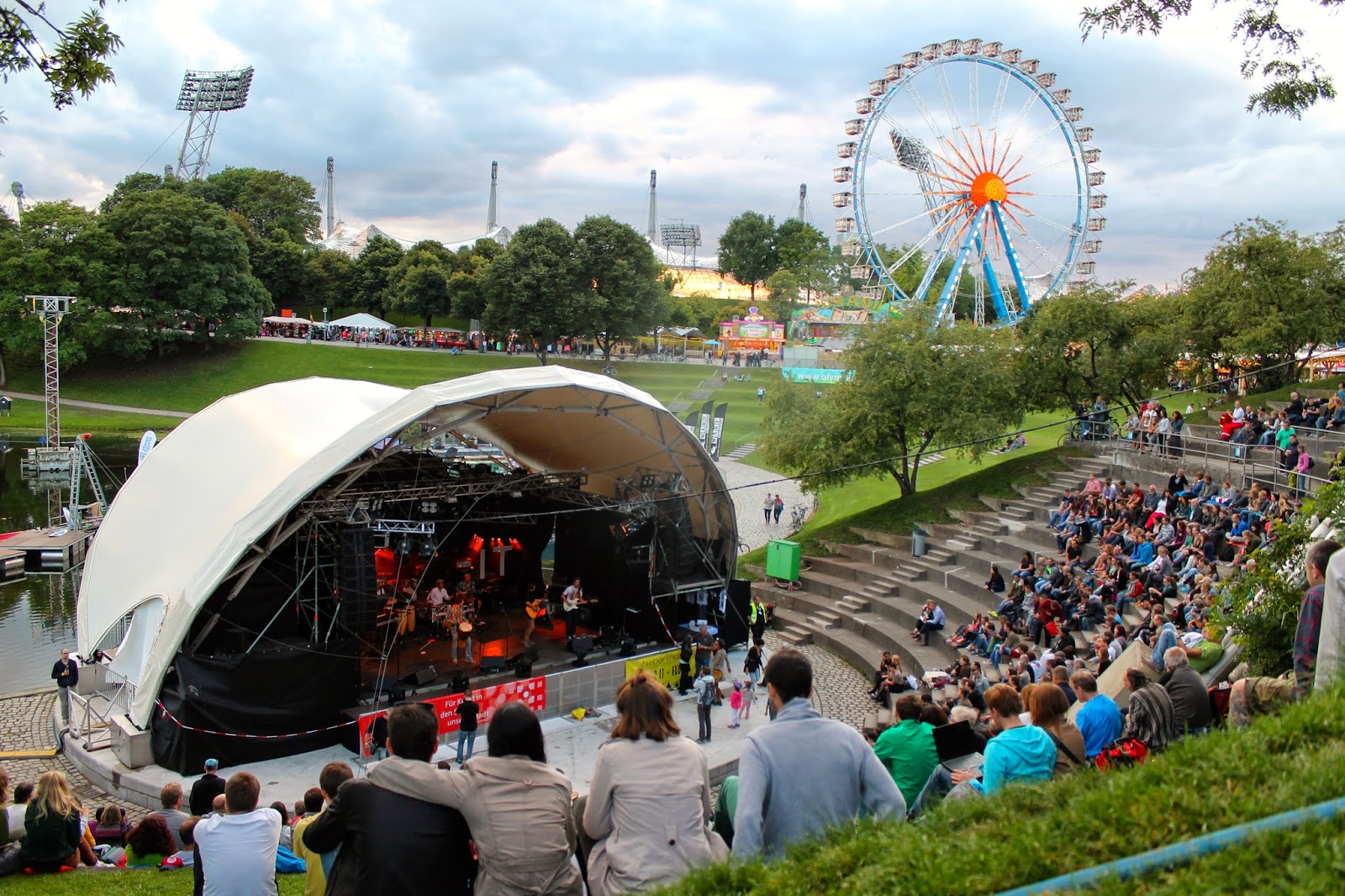 Summer Festival en Olympiapark. ¡Munich! en Hitzen Mundua Summer Festival en Olympiapark. ¡Munich! en Hitzen Mundua
