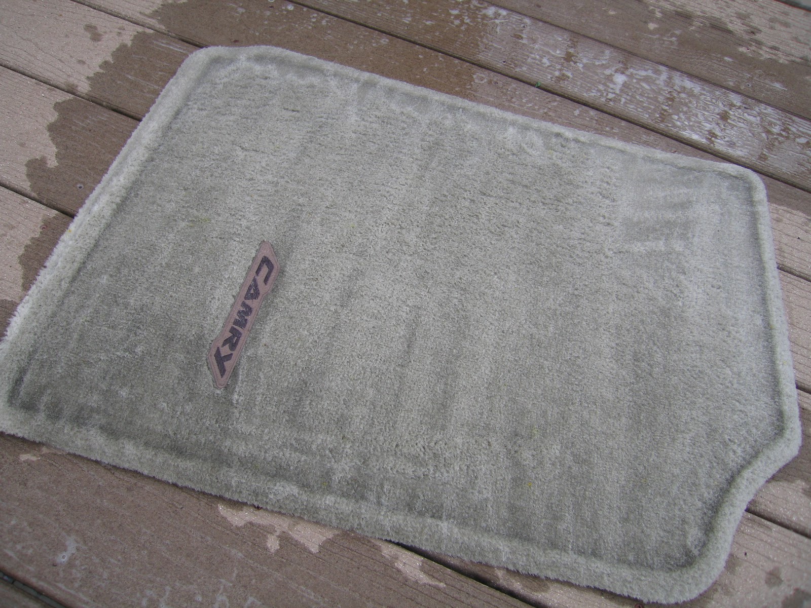 Candidly Kate ˚tutorial˚ Cheap DIY Car Mat Cleaning