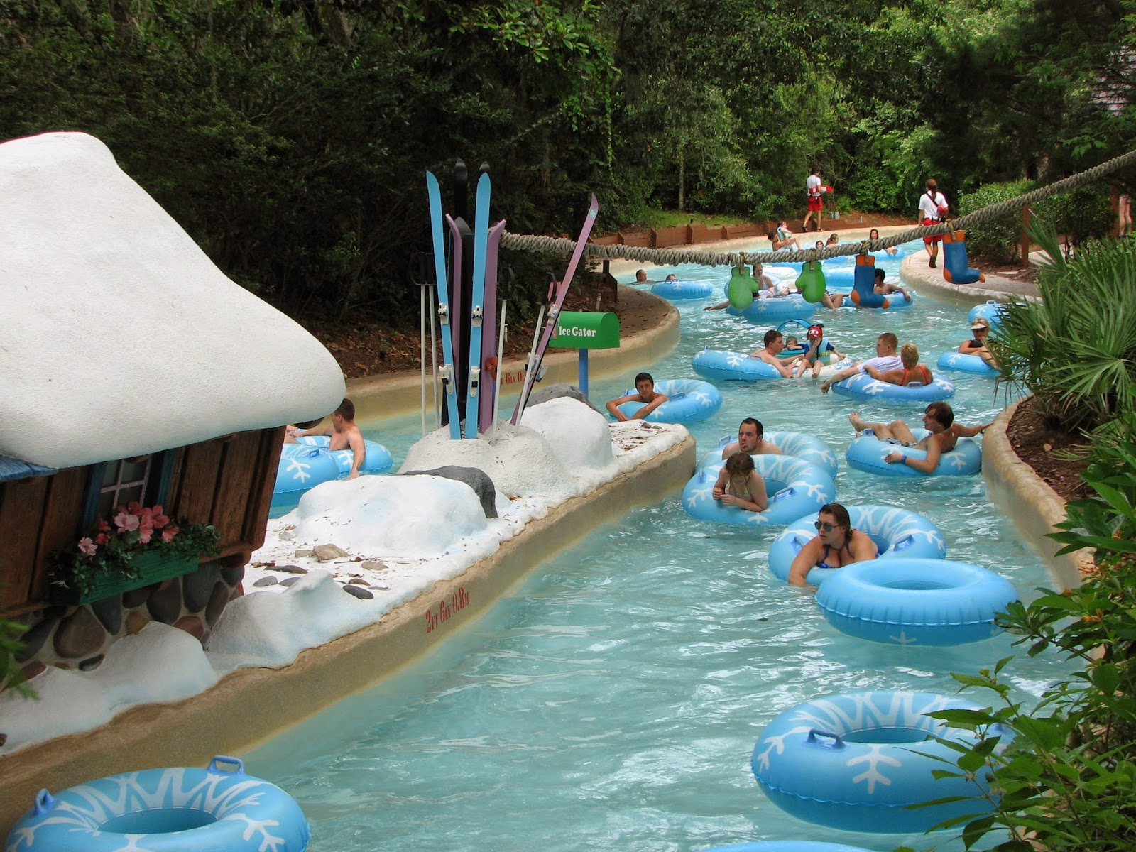Bonao Internacional: DISNEY ' BLIZZARD BEACH , UN PARQUE ACUATICO