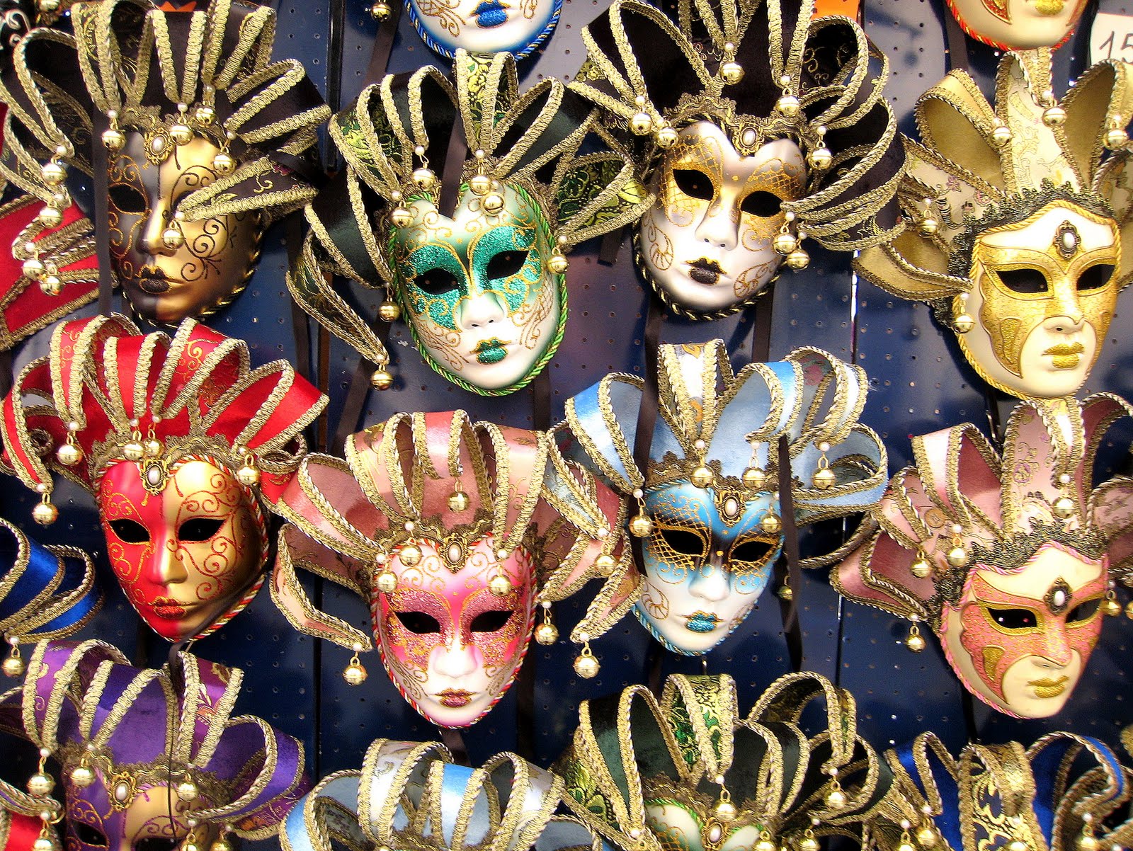 the marbretherese blog masks & memories