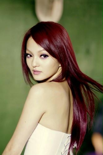 Wei Ai Er Huo - Angela Chang Shao Han Wei Ai Er Huo - Angela Chang Shao Han Lyrics (Pinyin)