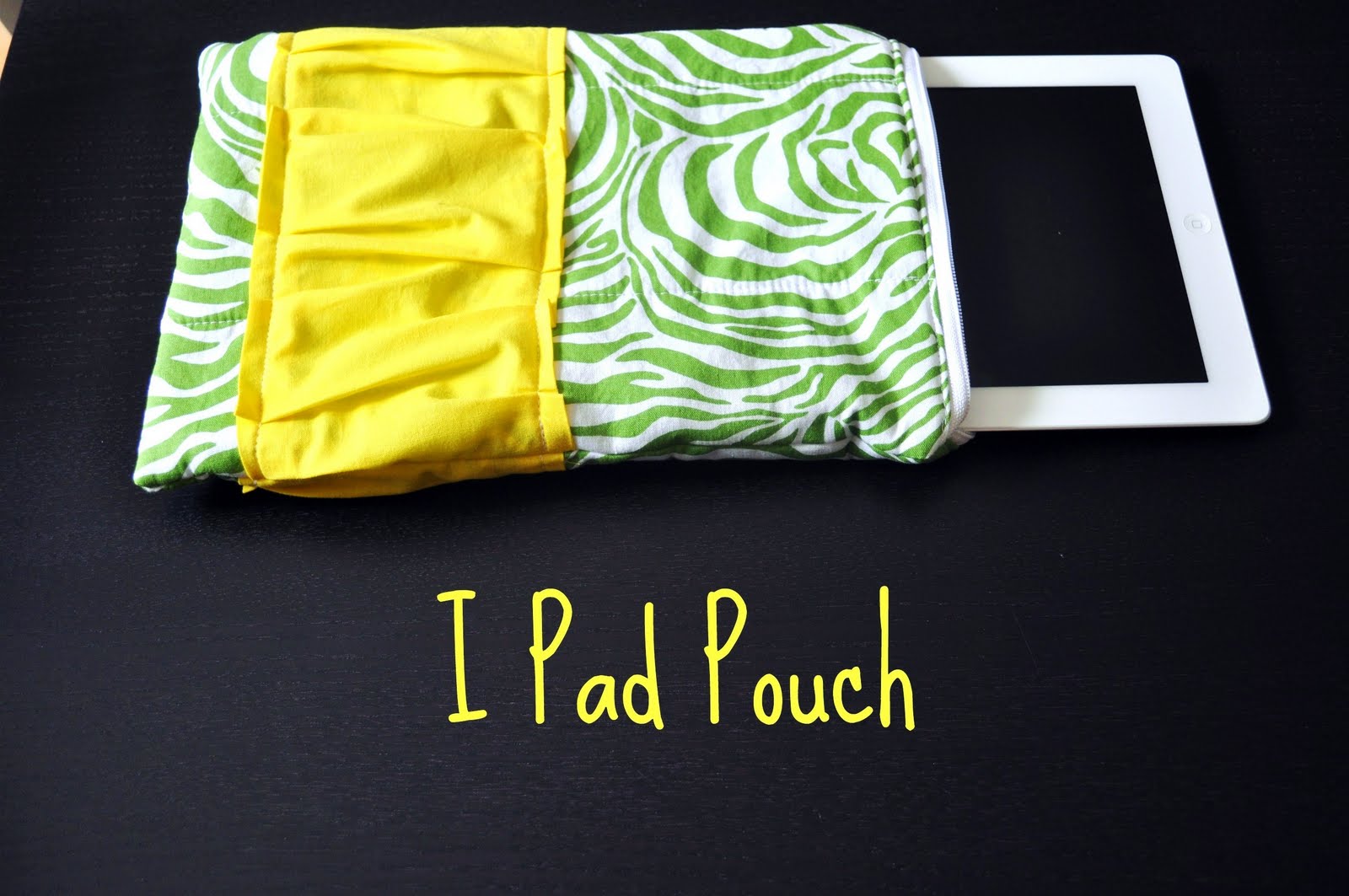 Suburbs Mama Paded ipad pouch
