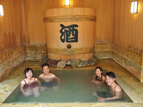 Yunessun Onsen, Hakone Sake Bath, Yunessun Onsen, Hakone