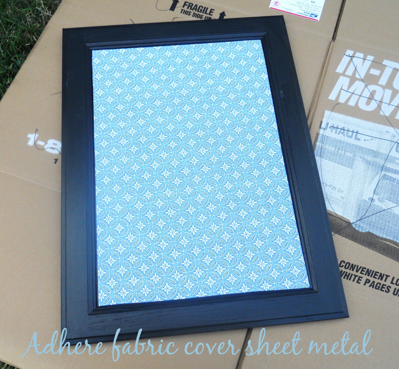 DIYHow to Turn a Door Into a Memo Board