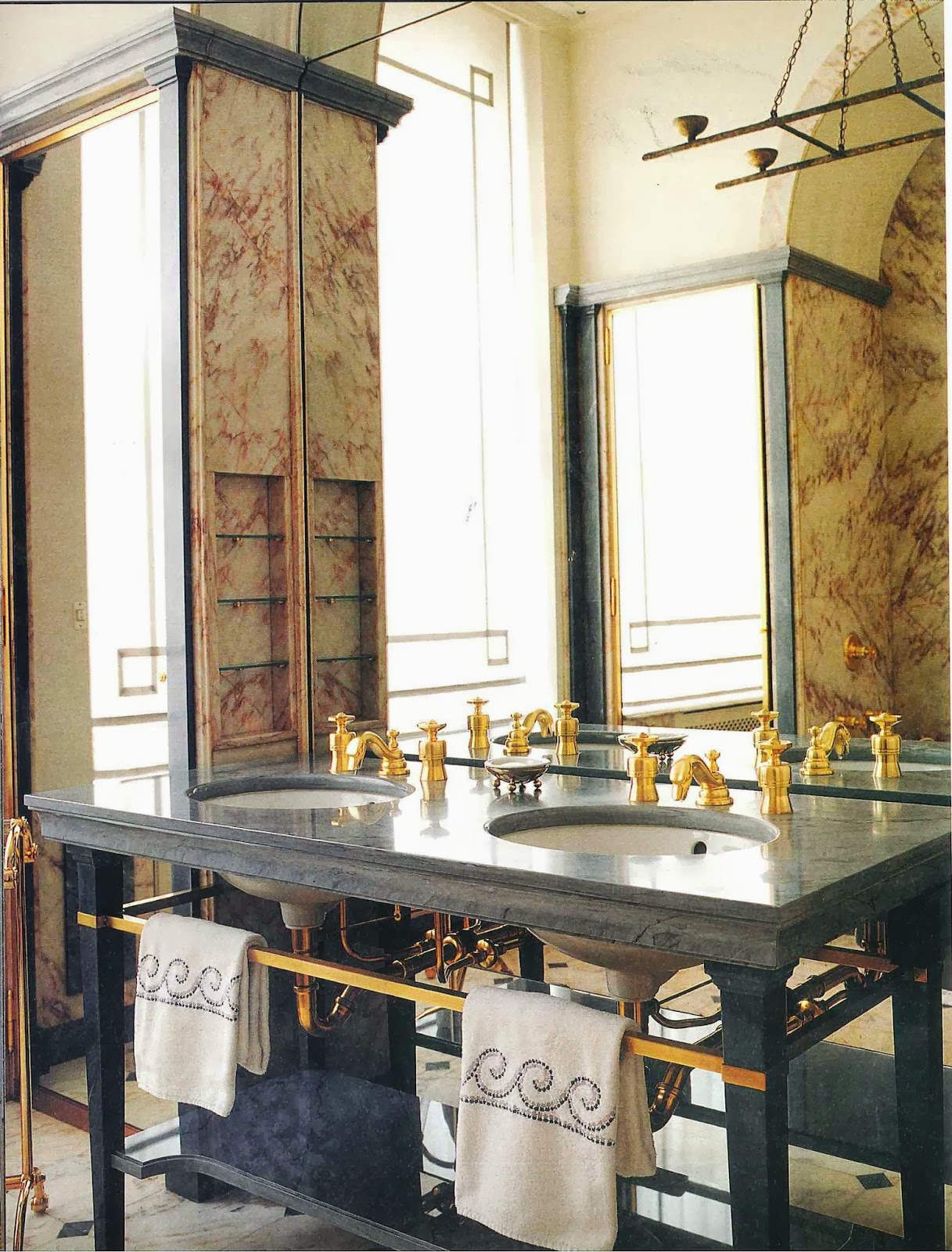 THE DEVELOPED EYE LIVING BY DESIGN / BOOKS Jacques Grange