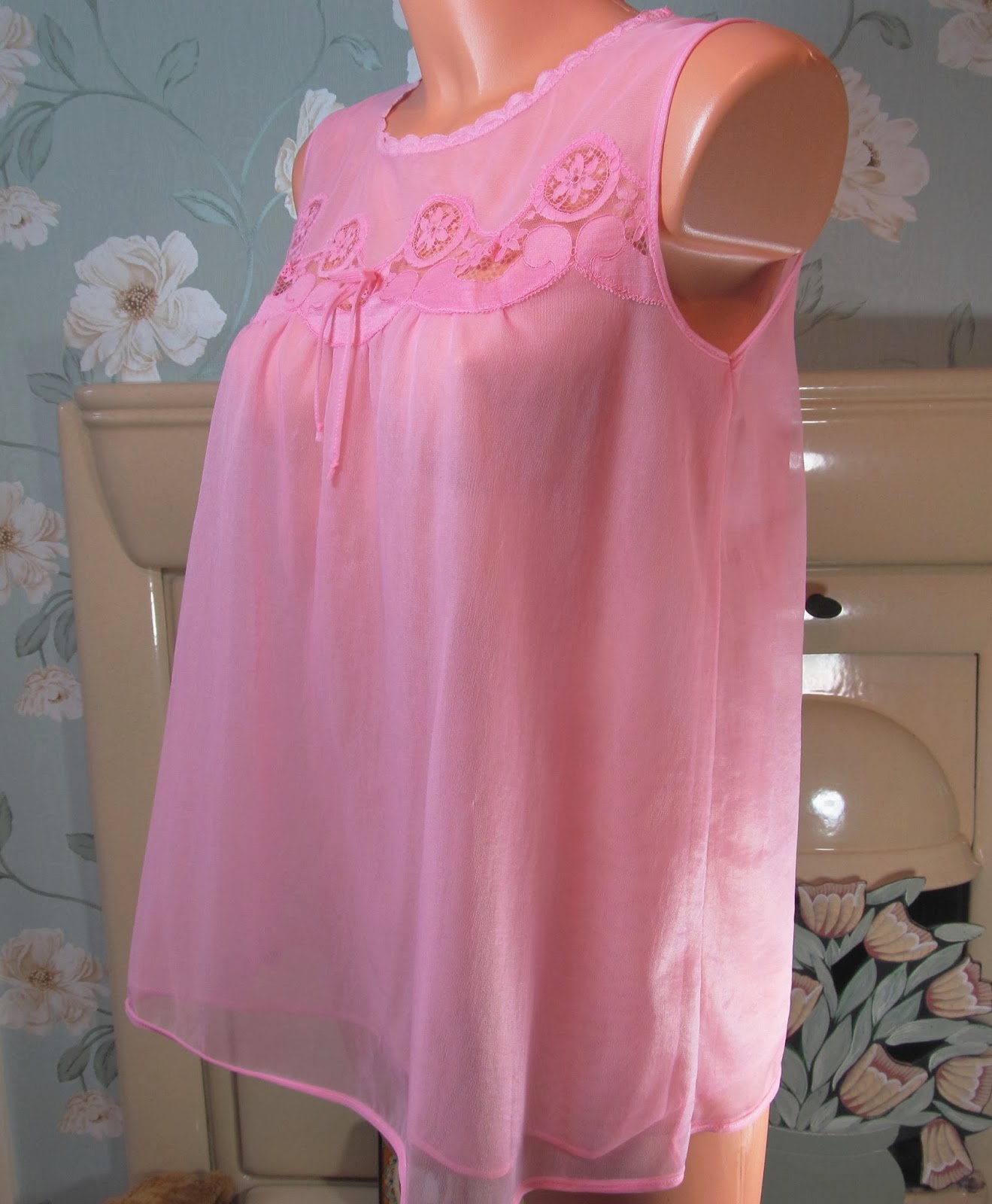 VINTAGE CUTE PINK PERLON CHIFFON LACE SHEER BABYDOLL NIGHTIE SIZE M