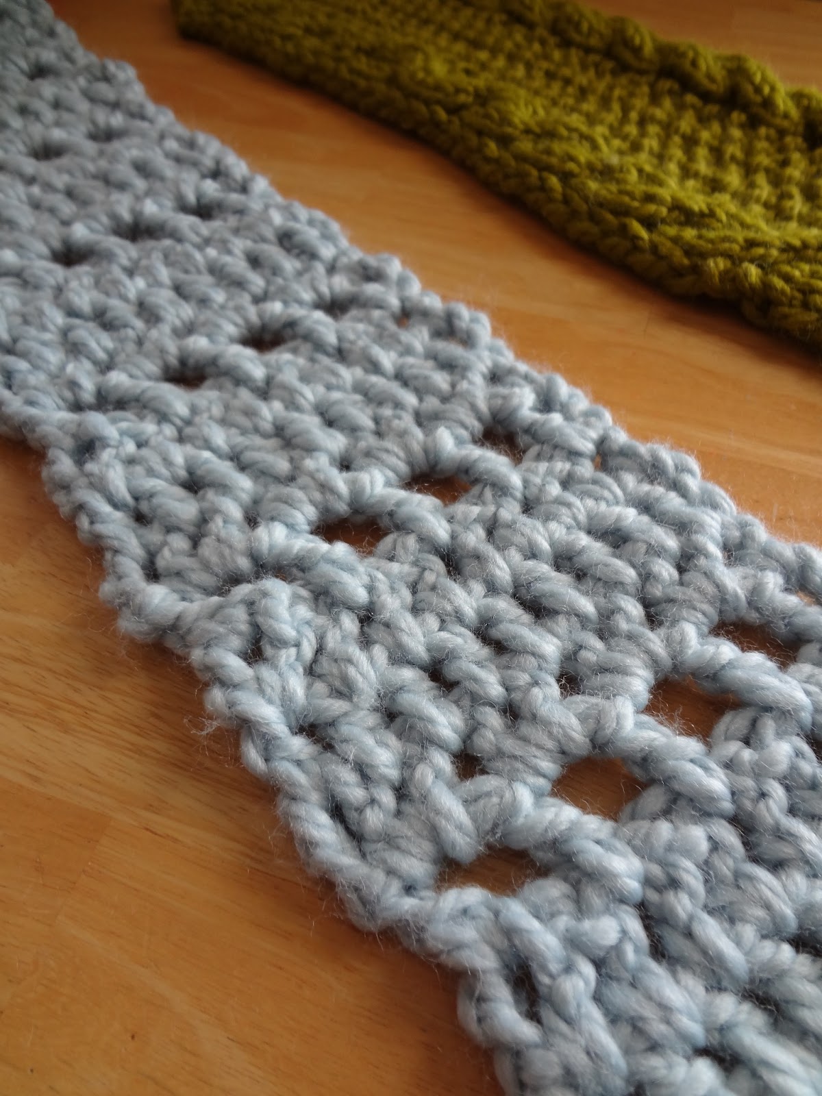 Fiber Flux Mobius How To...add a fun twist to any scarf or cowl