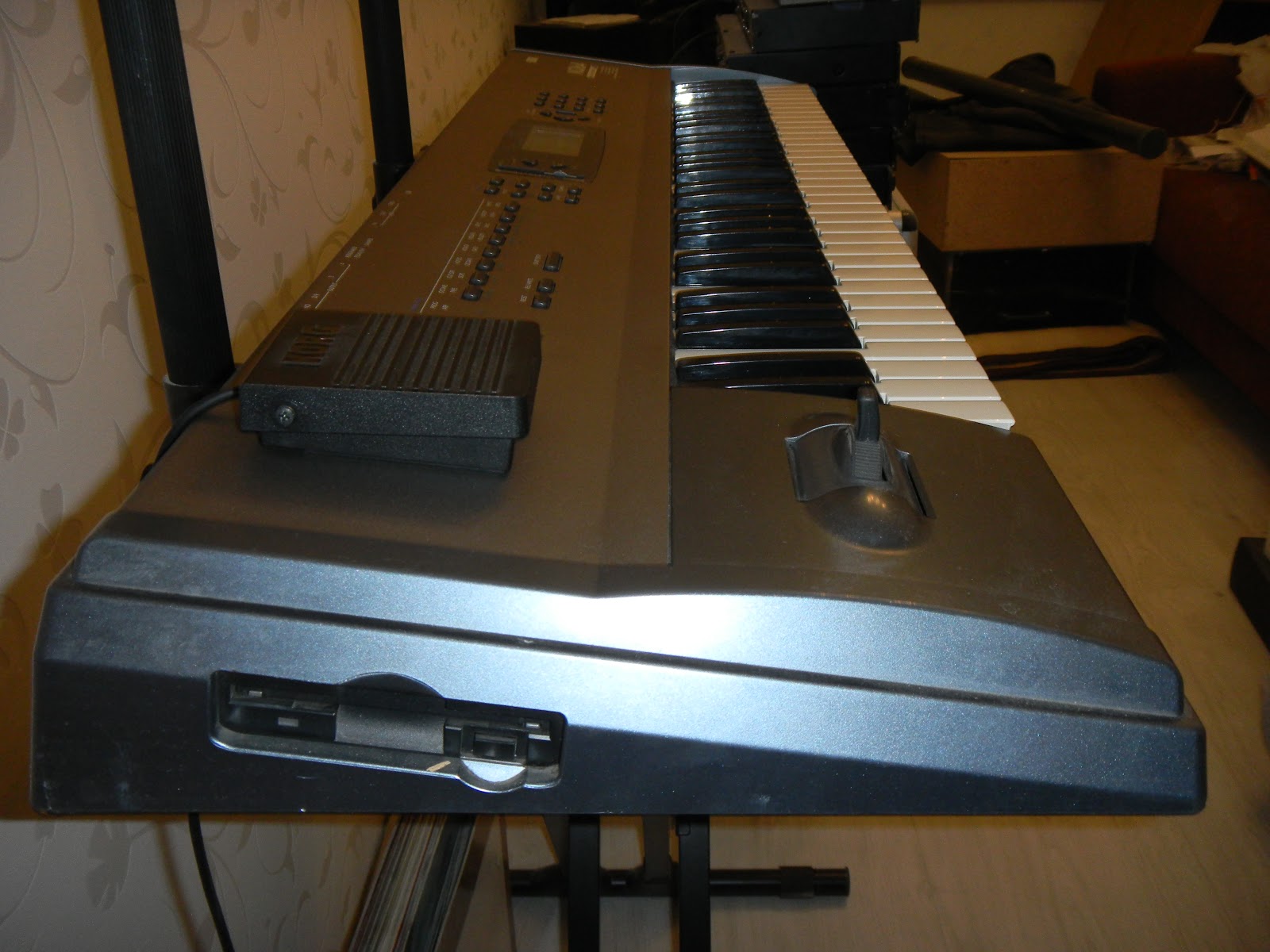 Infrequent Sound [sex.tex] technology N364 Music Workstation