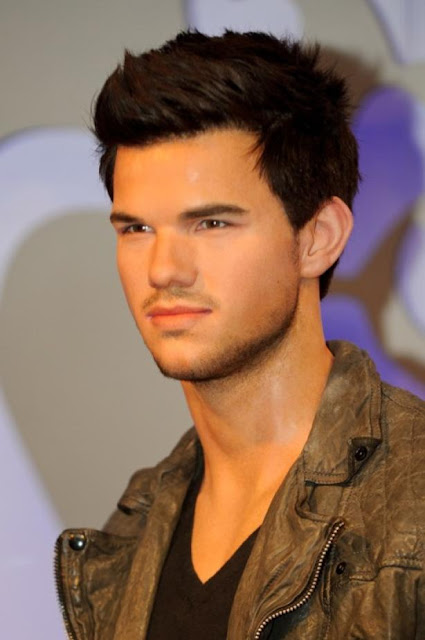 taylor lautner wax statue