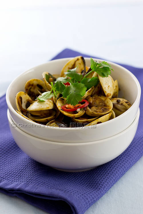 StirFried Clams with Black Bean Sauce (豉椒炒蜆) Christine's Recipes