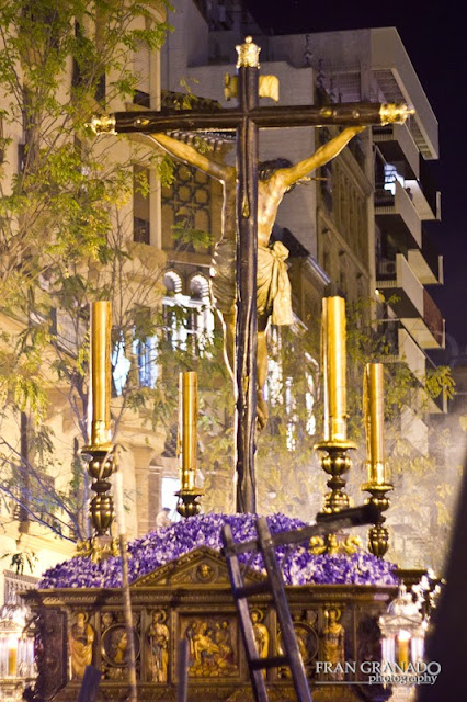 http://franciscogranadopatero35.blogspot.com/2015/06/la-hdad-del-cristo-de-burgos-en-su-paso.html