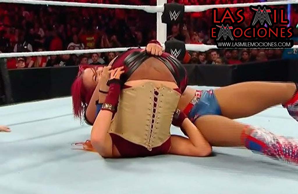 RAW: Sasha Banks derrotó a Becky Lynch en la última edición del año (VIDEO)...