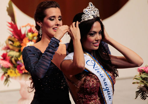 Farah Eslaquit : Crowning moment Adriana Dorn