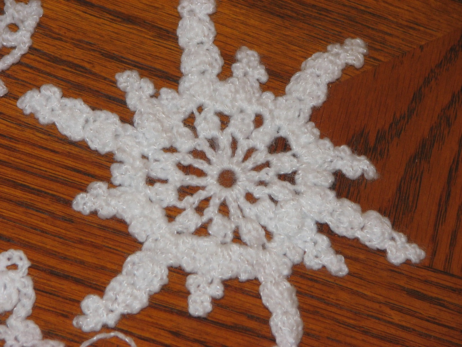 Creative Crochet by Becky Crochet Snowflake Christmas Tree Skirt & Pattern