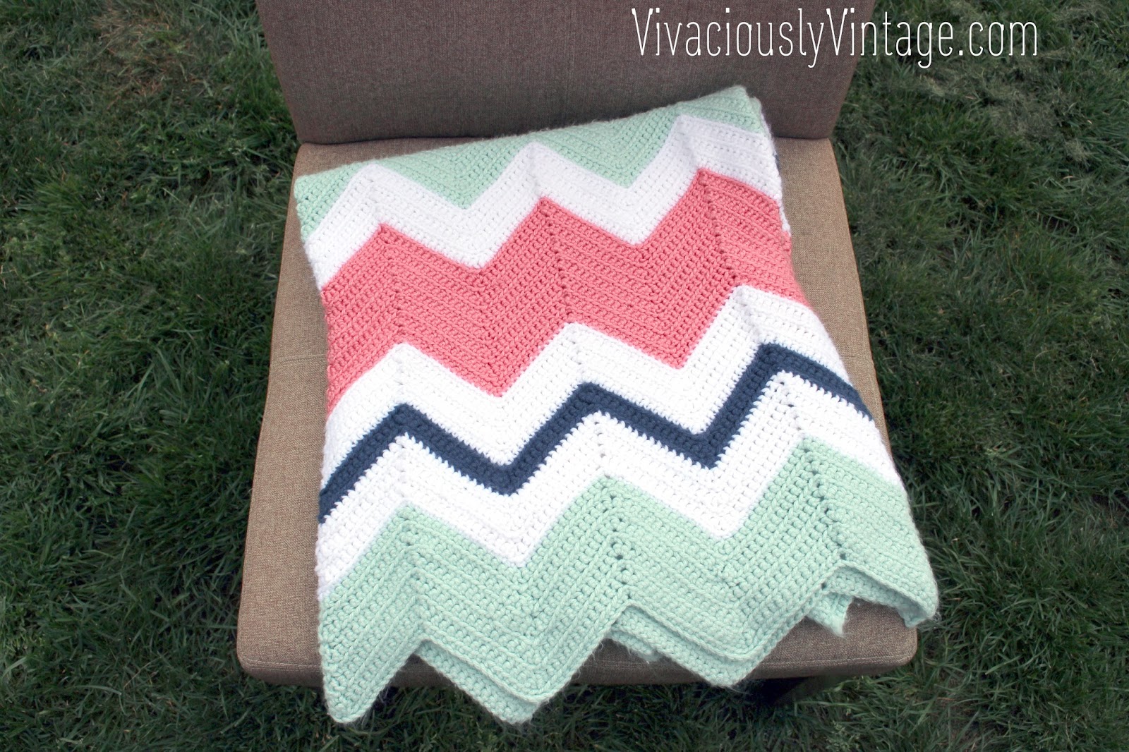 Ansley Designs: EASY Beginner Chevron Crochet Baby Blanket ...