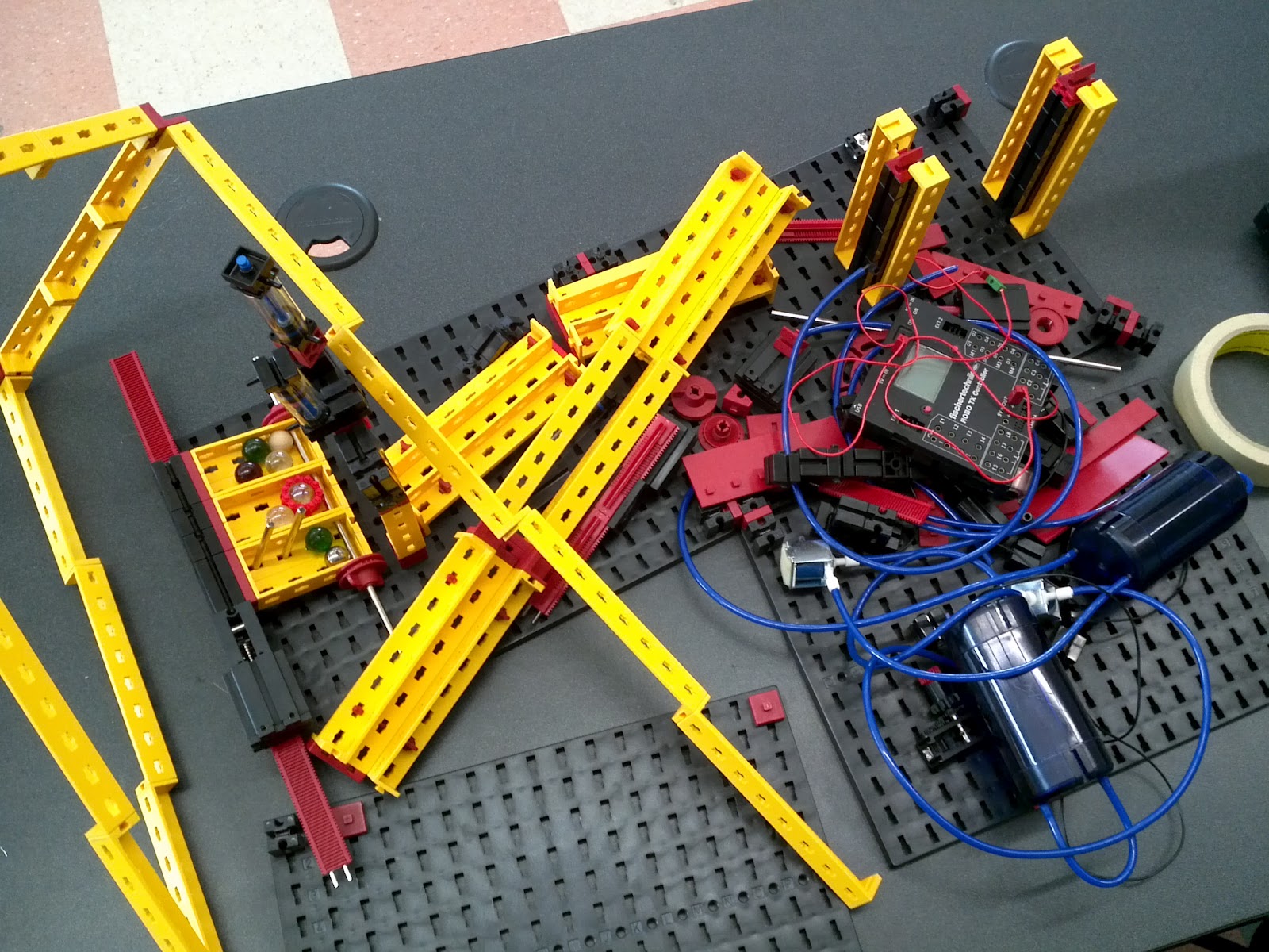 fischertechnik marble sorter