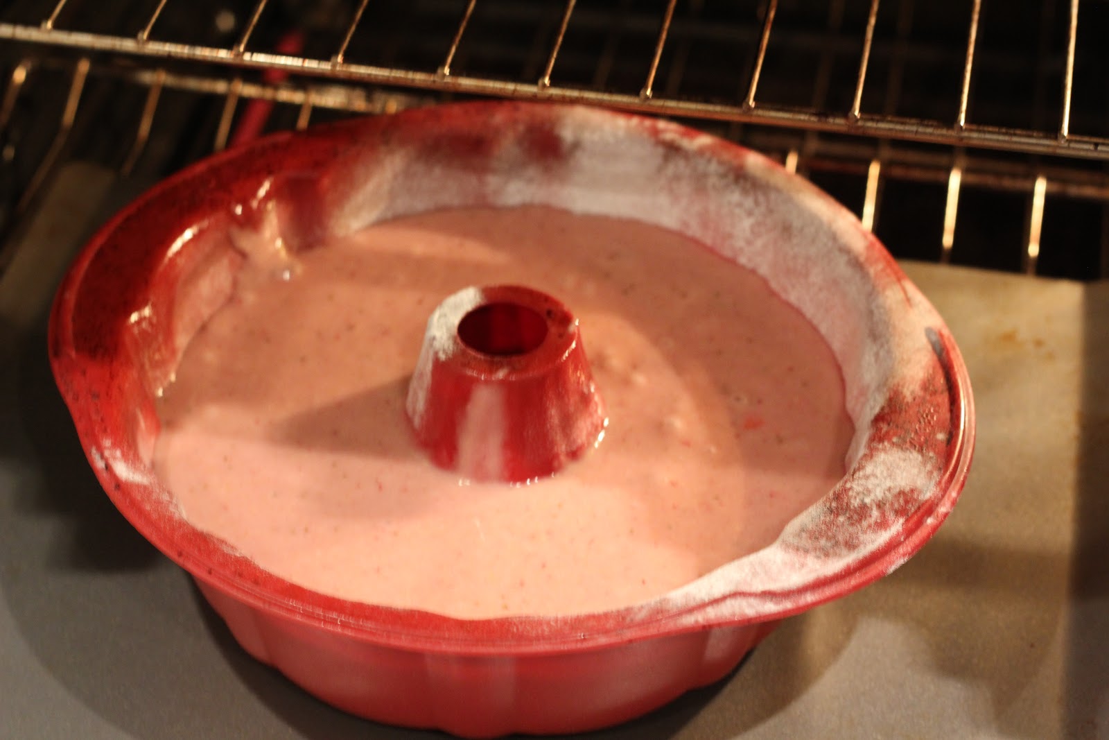 this is 30 strawberry cake with cream cheese frosting