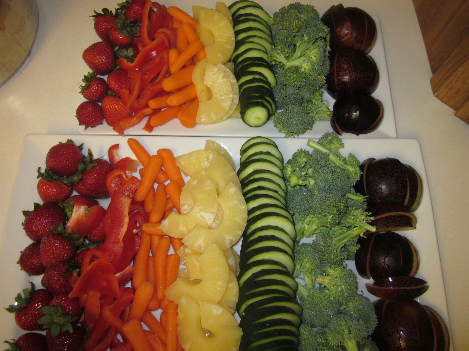 Feed Me Healthy Rainbow Fruit and Veggie Tray