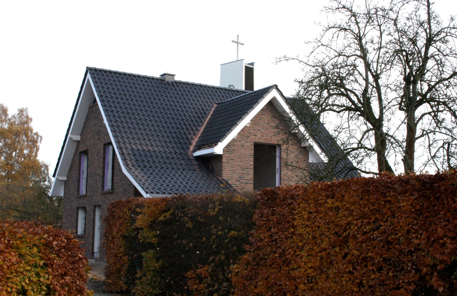 Die Baukiste: Veranda, Garage, Fliesen und Haustür (Tag 85)