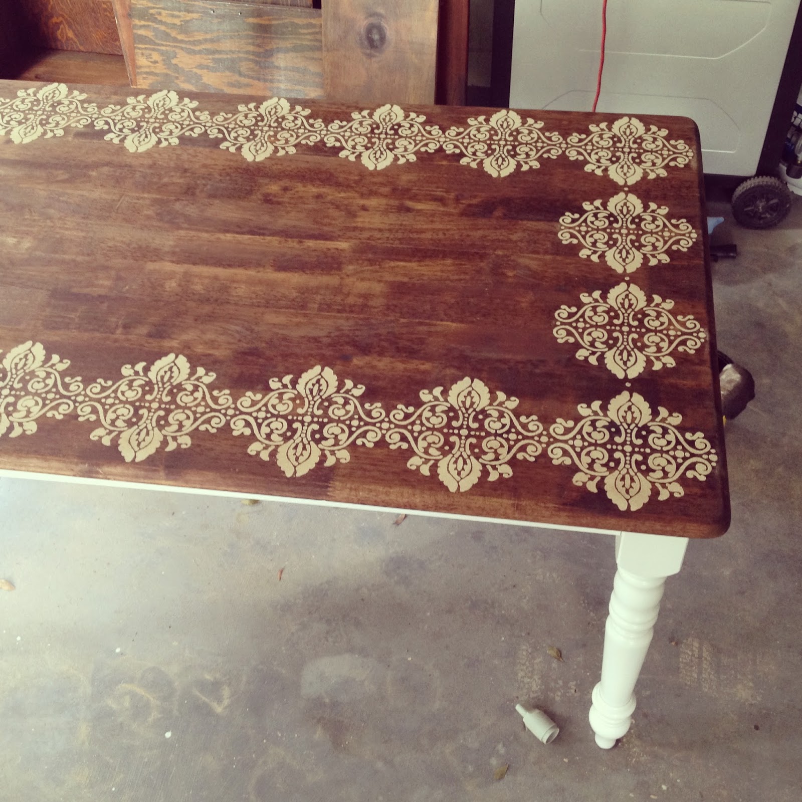 Ramblings of a Heart Momma DIY Stenciled Table Top