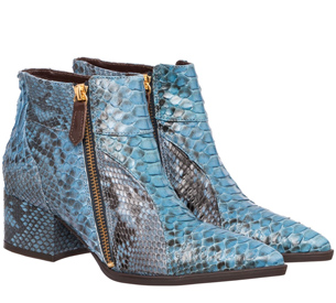 Luiza Barcelos Inverno 2015 Coleção Singular bota em python azul modelo cano baixo Luiza Barcelos Inverno 2015 Coleção Singular bota em python azul modelo cano baixo