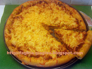 Τα φαγητά της γιαγιάς - Πίτσα με κιμά Τα φαγητά της γιαγιάς - Πίτσα με κιμά