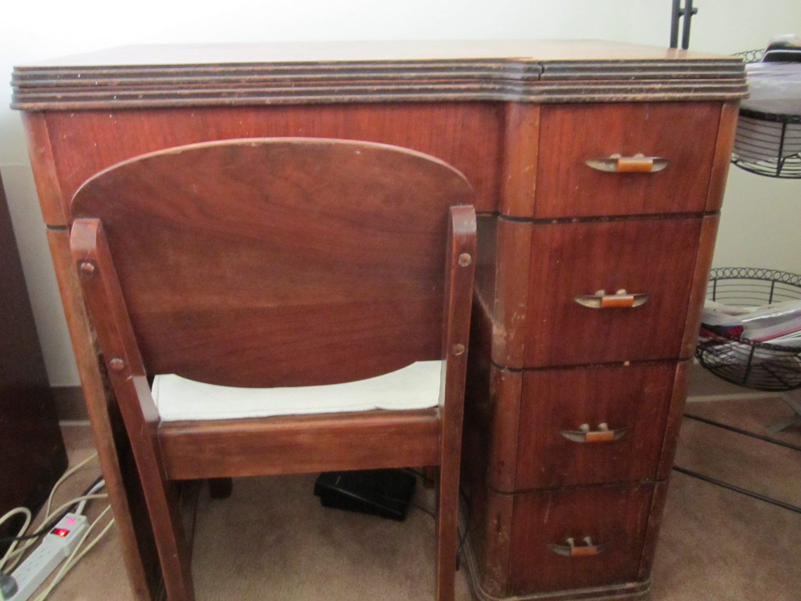 Sew Old Sew New The Improved Eldredge Rotary Sewing Machine