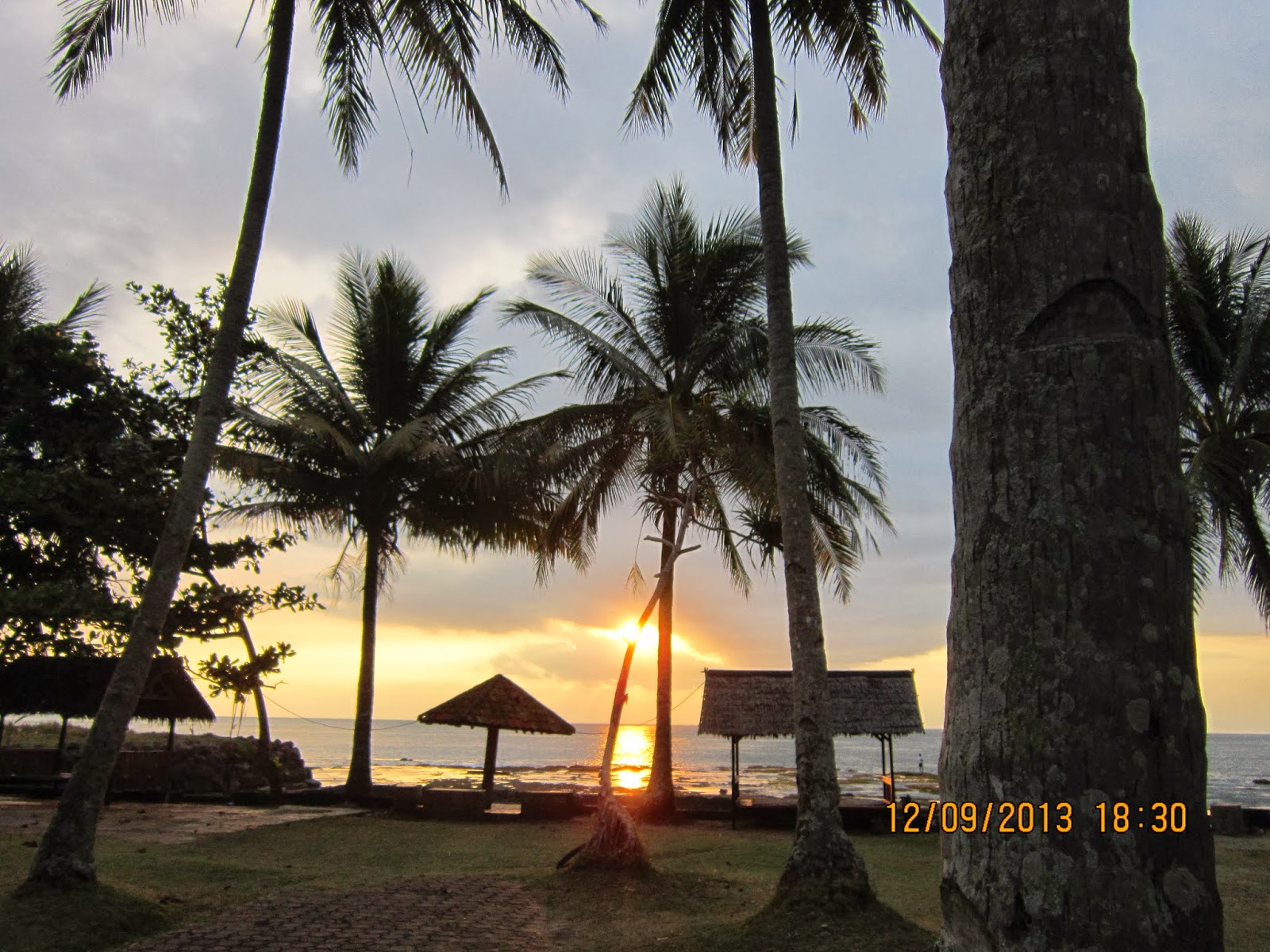 Download Villa Alamanda Anyer Pictures