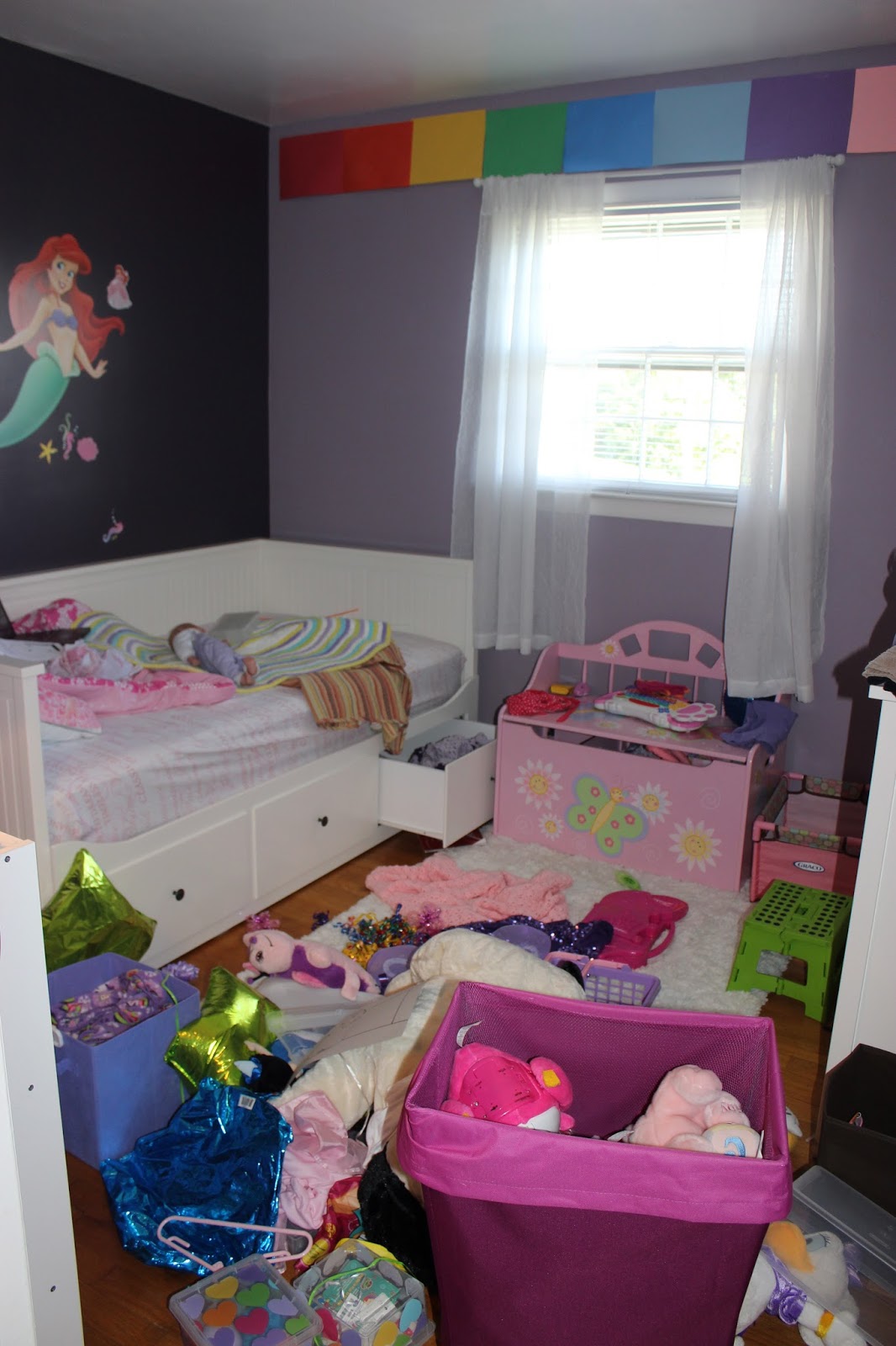 Organizing for Six: My Daughter's Room - Clean & Organized Organizing for Six: My Daughter's Room - Clean & Organized