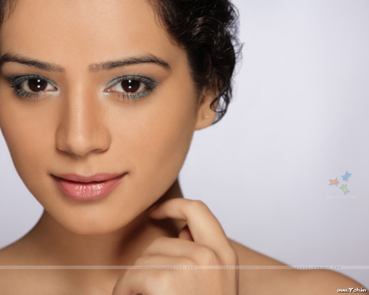 Sukirti Kandpal - BOLLYWOOD ADDAA | Latest Bollywood Hot Pics of