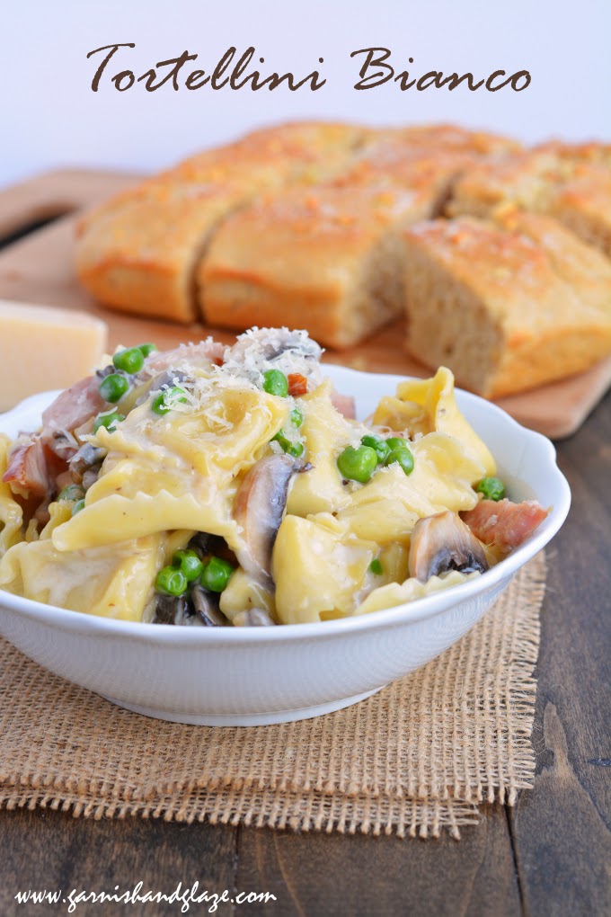 Special Tortellini with cream, ham and mushrooms recipe