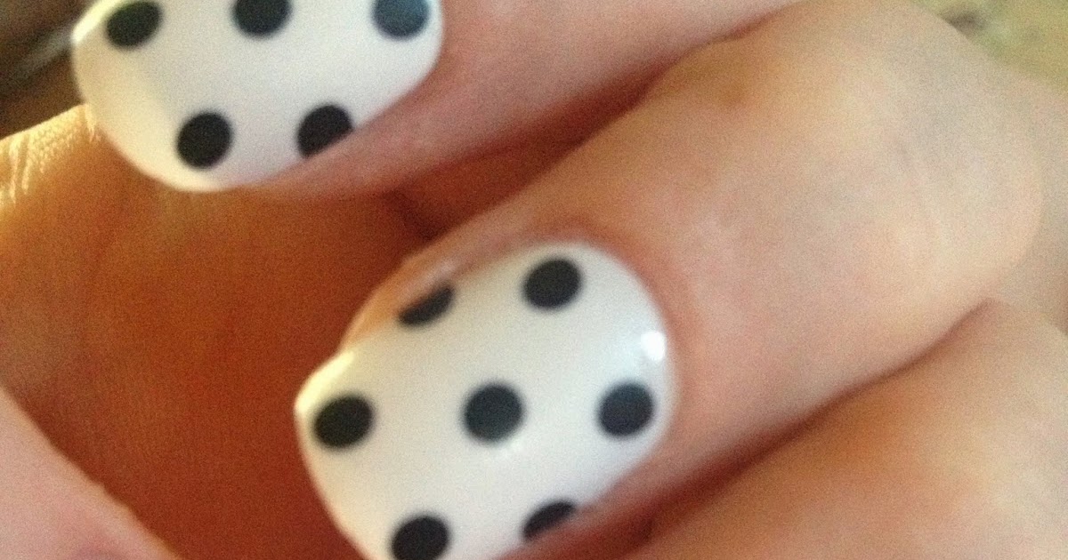 Beautygeek90 Nail of the day. Primark Fake nails