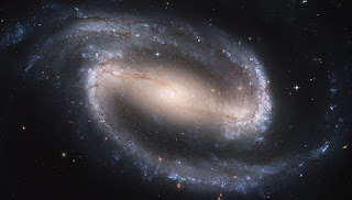 galáxia espiral barrada