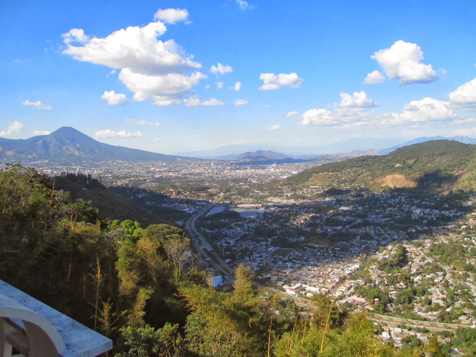 Armenia El Salvador La "Tierra Linda" y Su Ciudad Capital