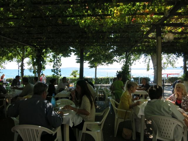 Casina Bianca, Lago di Bracciano www.ElizabethMinchilliInRome.com Casina Bianca, Lago di Bracciano www.ElizabethMinchilliInRome.com