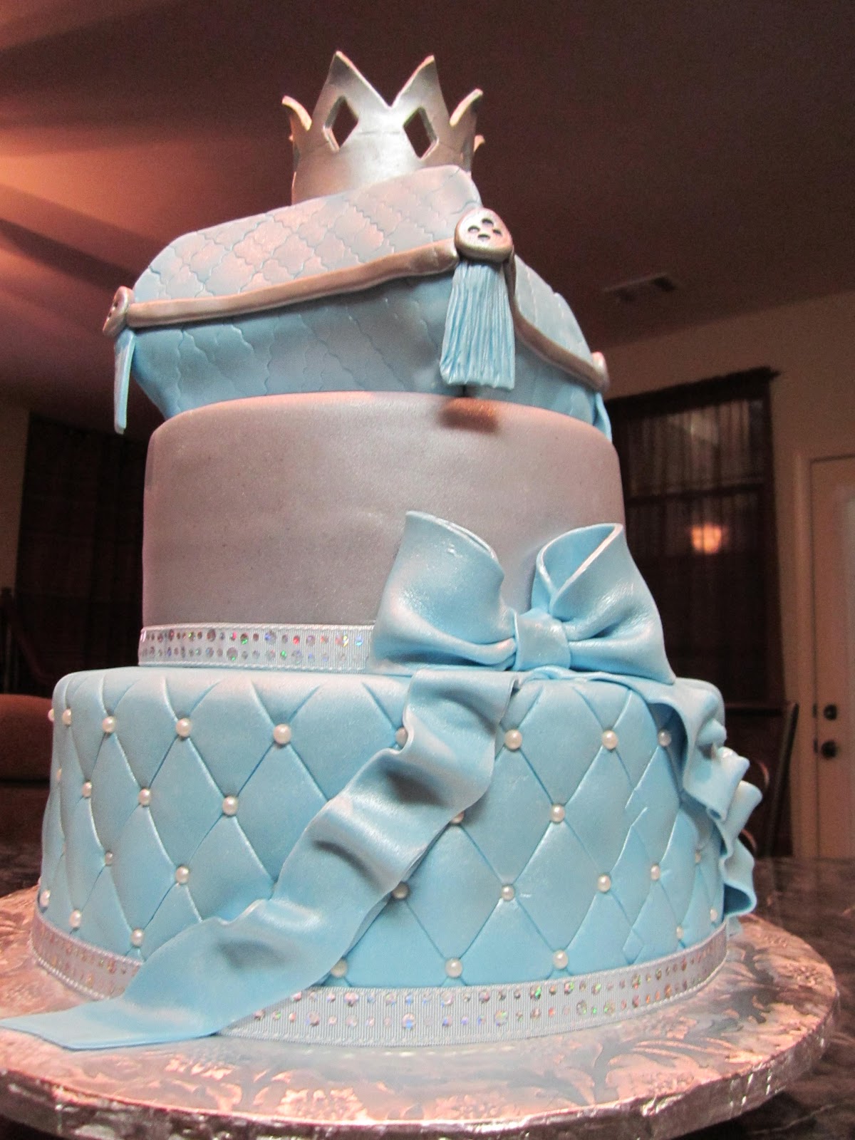 MyMoniCakes: Little Prince Baby Shower Cake with Pillow and Crown