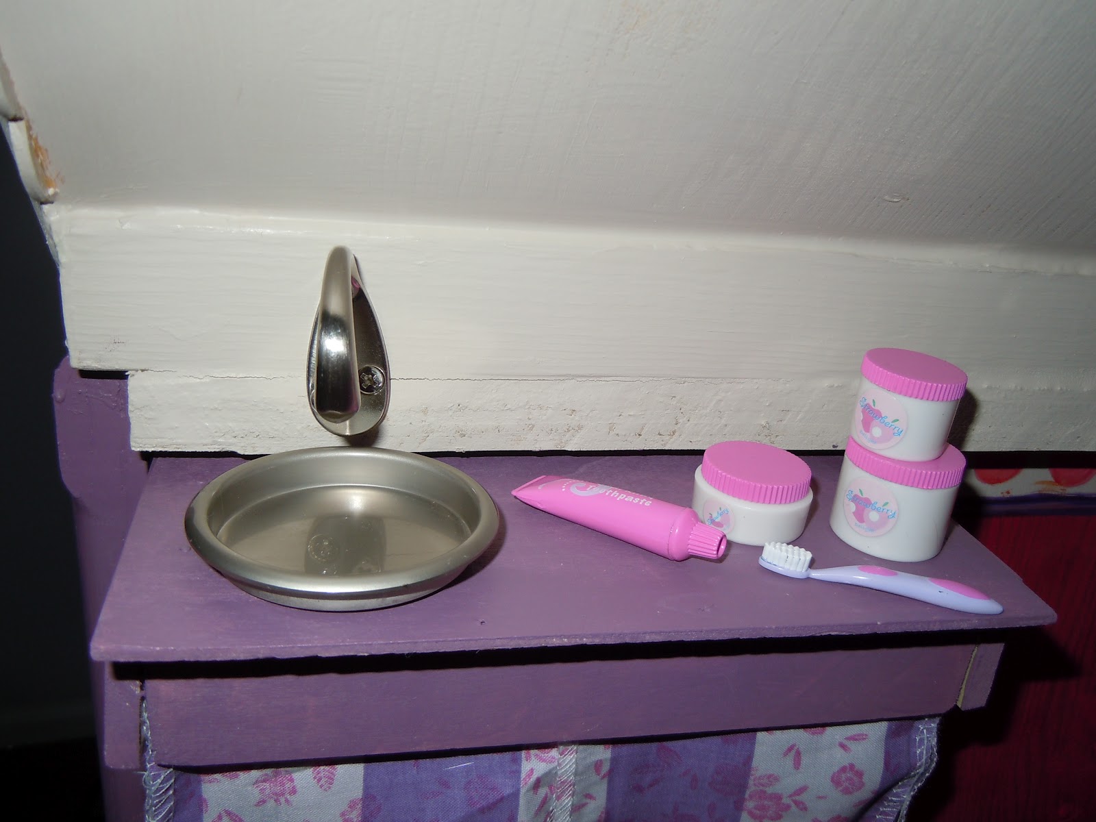 Caught my Fancy Dollhouse Bathroom Sink