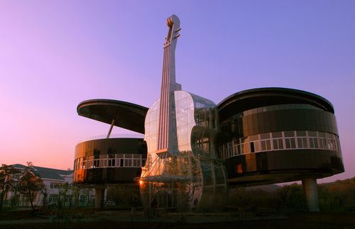 piano-shaped-building-hauinan-china.jpg