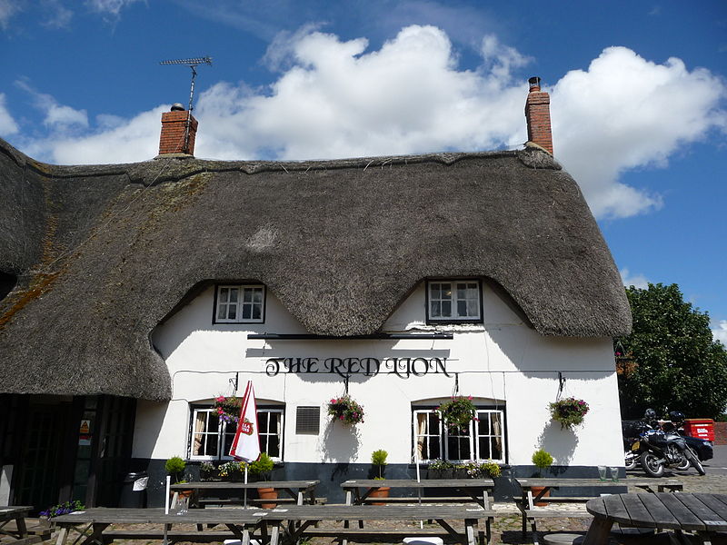 Red Lion Avebury Dog Friendly Red Lion Avebury Dog Friendly