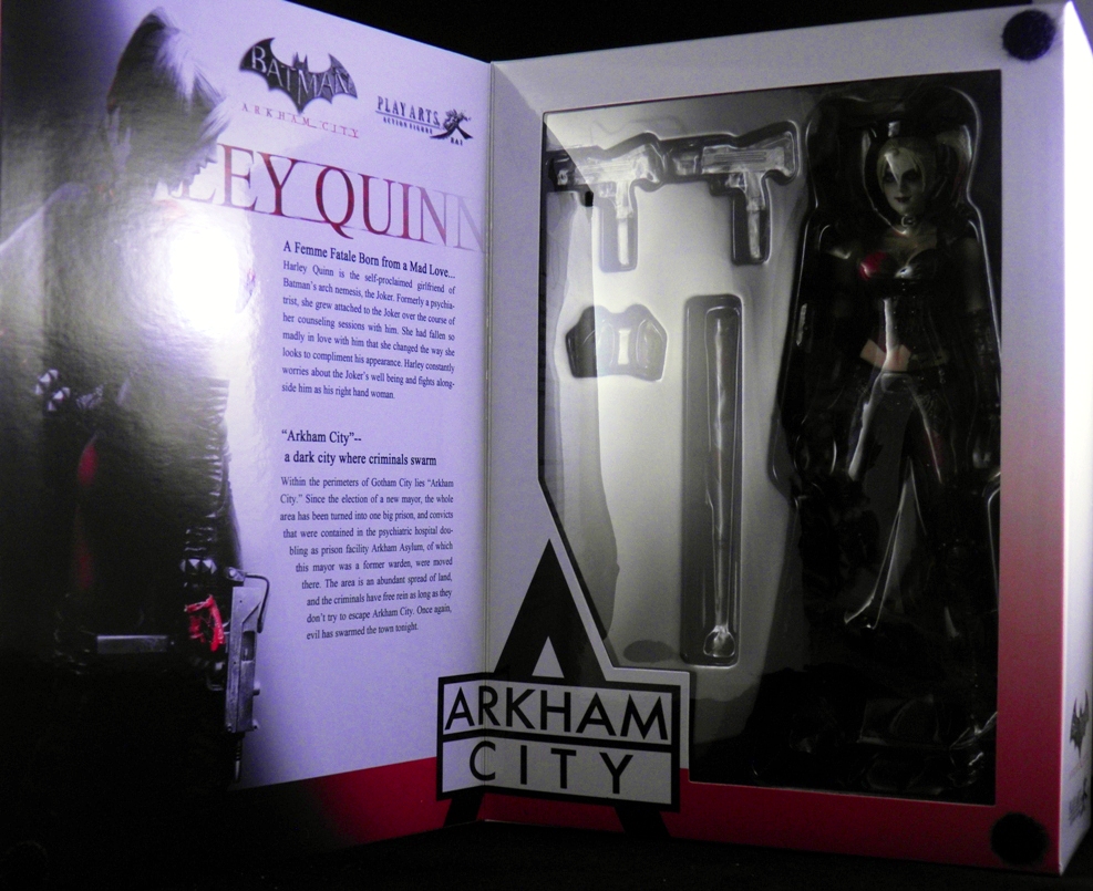 Review da Arlequina do Batman Arkham City – Square Enix Play Arts Kai