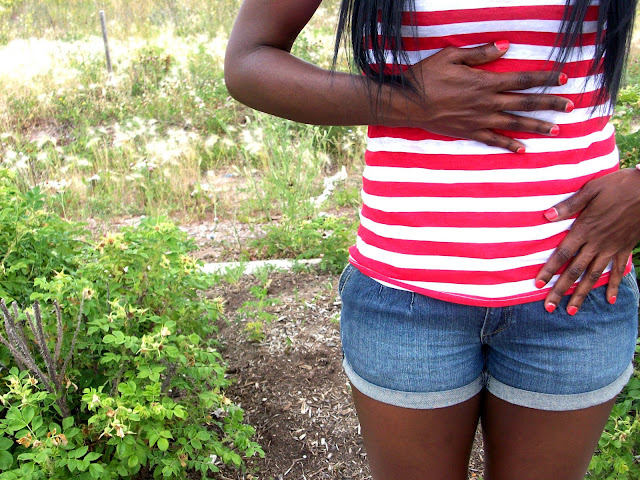 Jean shorts, Red stirpe shirt, tshirt, red nail polish,  black girls, long hair, summer, summer outfits,sandals, blogger