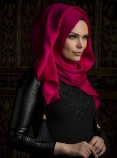 Style hijab pesta modern ala turki desain simpel dan casual