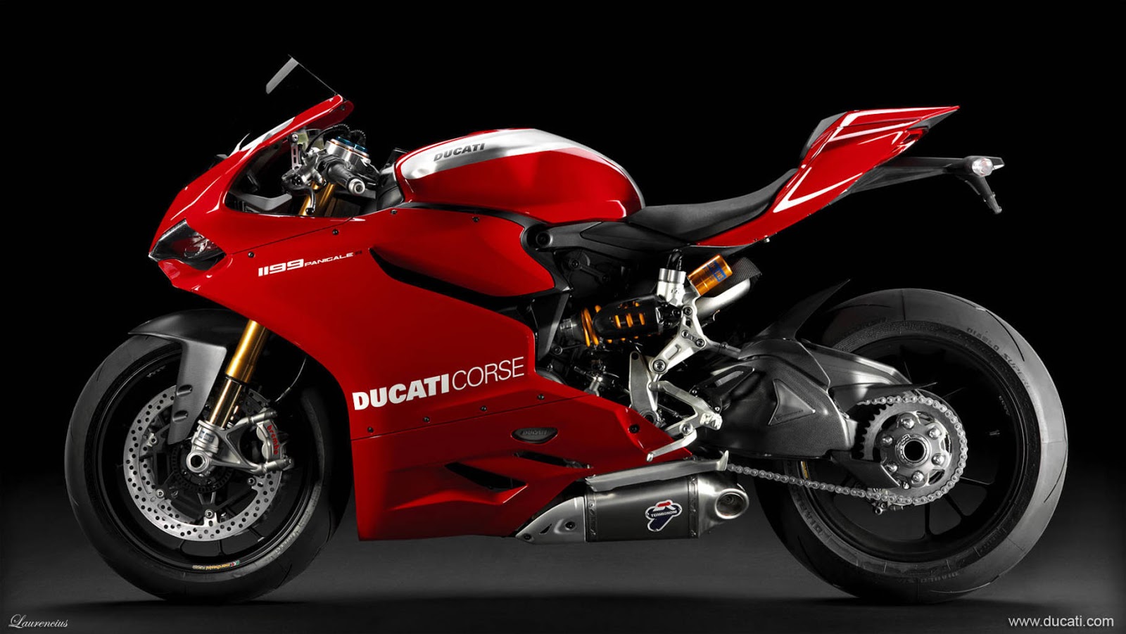 Superbike Ducati 1199 Panigale R Motor Balap Jalanan Laurencius