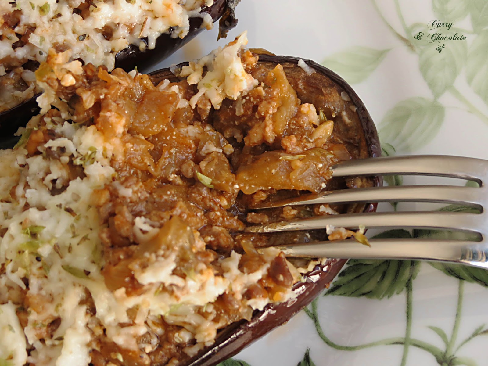 Berenjenas rellenas de carne picada - Stuffed eggplants with minced meat Berenjenas rellenas de carne picada - Stuffed eggplants with minced meat
