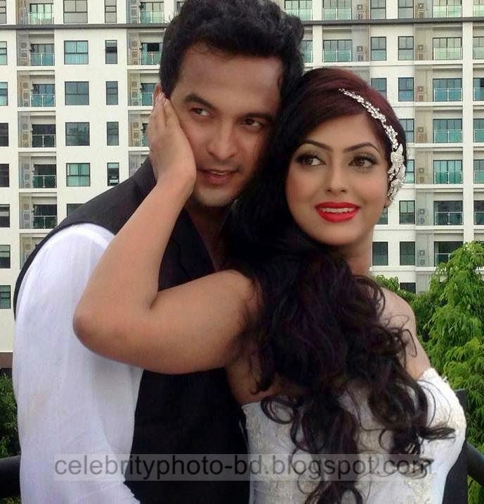 Hot+Photos+From+I+Don%E2%80%99t+Care+(2014)+Bangla+Movies+of+Bappi+and+Bobby006