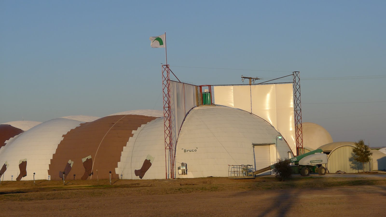 25 Photos of The Monolithic Dome Institute's Headquarters in Italy