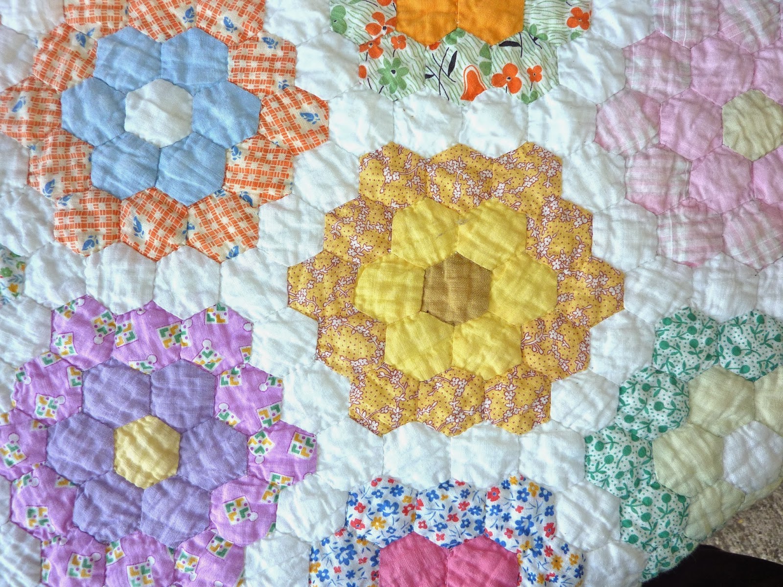 Kathy's Quilts Antique Hexagon Quilt