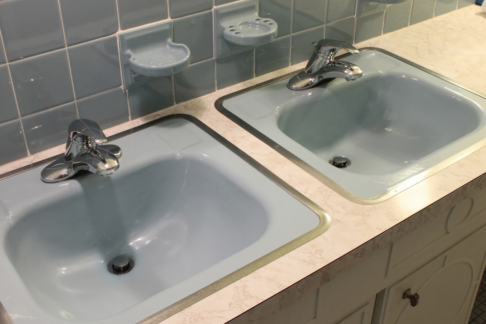 GORGEOUS SHINY THINGS: How to Repair a Porcelain Sink