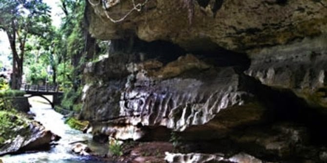 Manusia Yang Dikutuk Jadi Batu Manusia Yang Dikutuk Jadi Batu